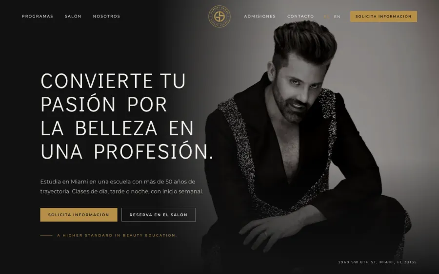 Vista previa de la propuesta B: fondo oscuro, retrato de Gabriel en blanco y negro y titular en mayúsculas